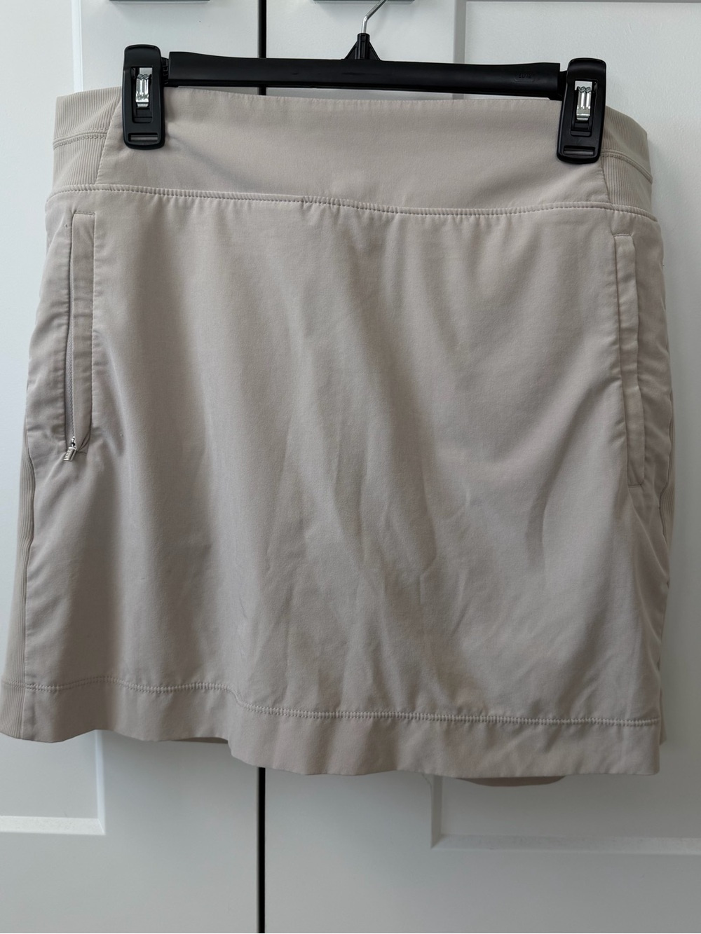 EUC Athleta SoHo Lightweight Taupe Skort with Pockets, Size 12